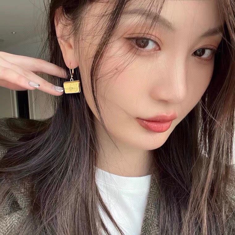 Ce1i*e earrings